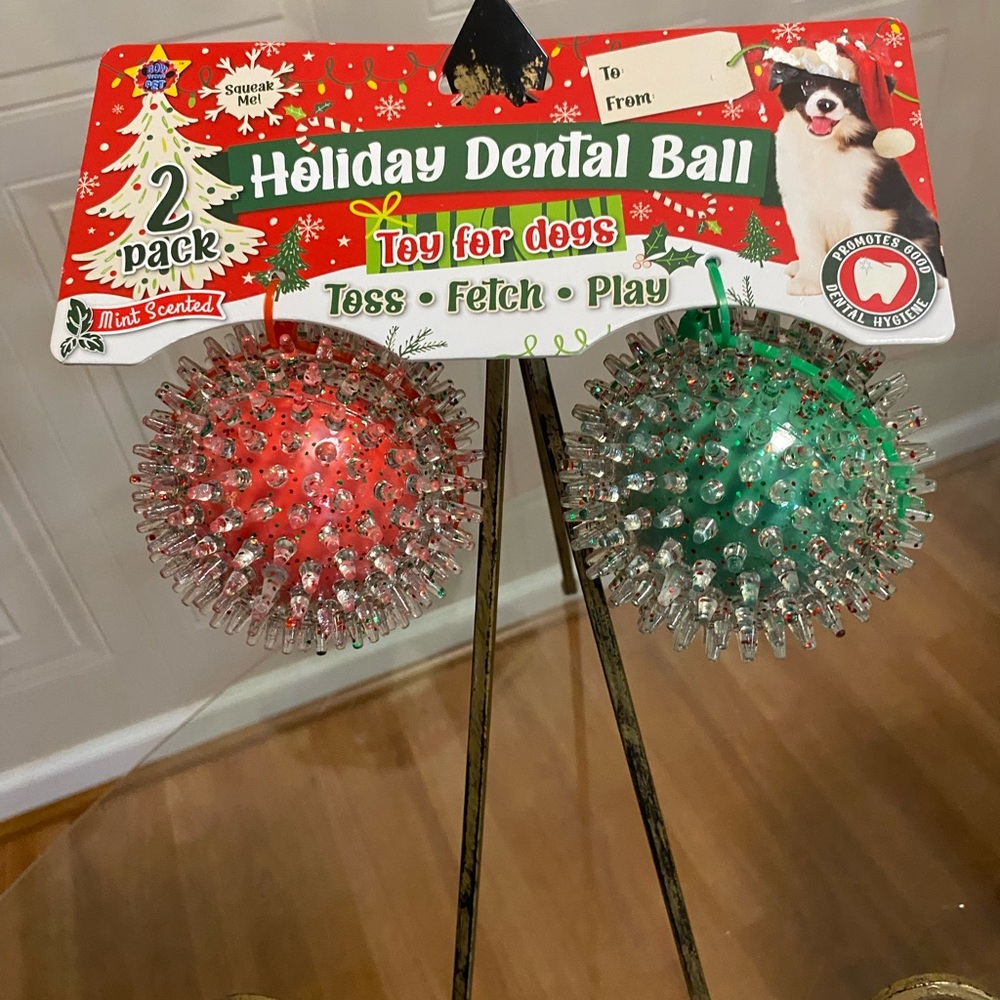 Bow Wow  Christmas Set Of 2  Spike Squeaky  Ball .